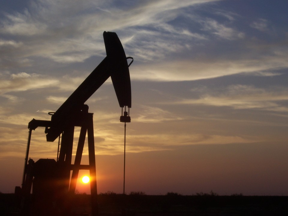 Divest from fuels like this Oil Rig